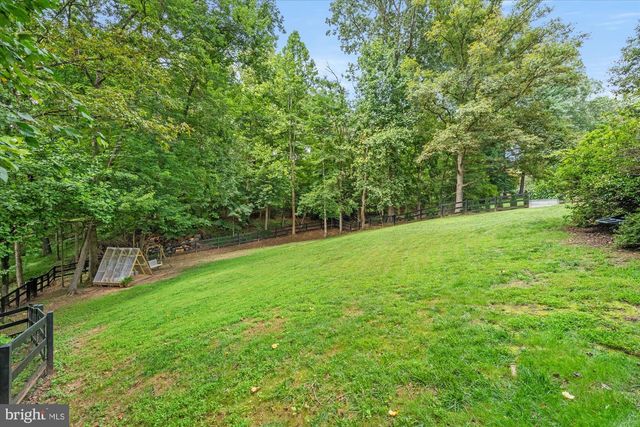 11300 TIMBERLINE DR, Oakton, VA 22124