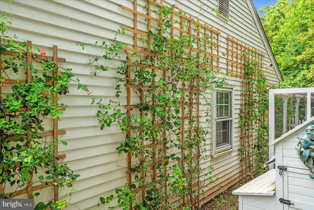 11300 TIMBERLINE DR, Oakton, VA 22124