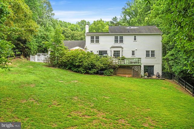 11300 TIMBERLINE DR, Oakton, VA 22124