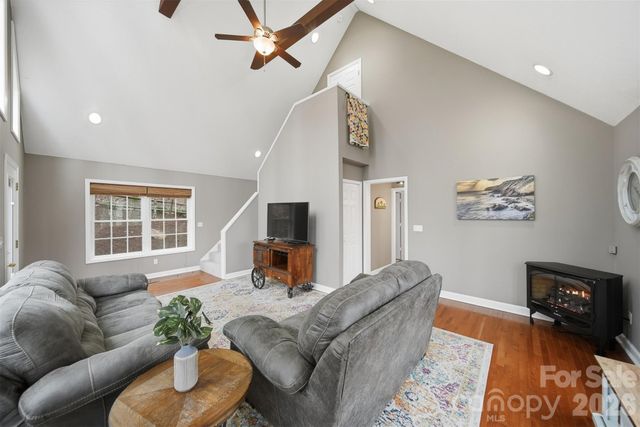 85 Sarahs Spring Road, Newland, NC 28657