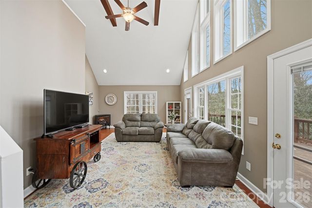 85 Sarahs Spring Road, Newland, NC 28657