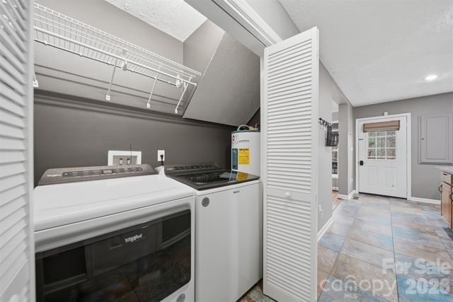 85 Sarahs Spring Road, Newland, NC 28657