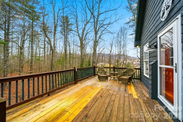 85 Sarahs Spring Road, Newland, NC 28657