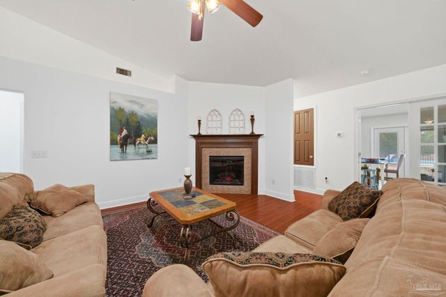 7963 N Hwy 87, Milton, FL 32570