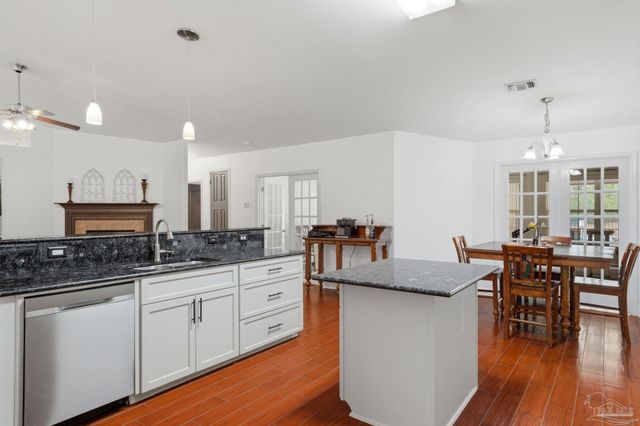 7963 N Hwy 87, Milton, FL 32570