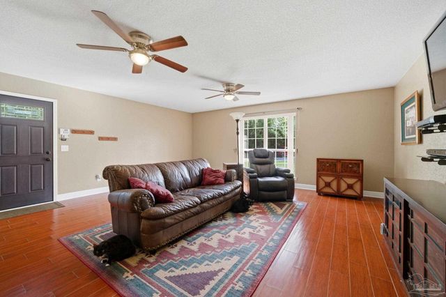 7963 N Hwy 87, Milton, FL 32570