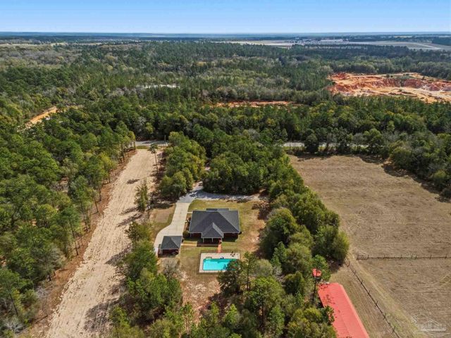 7963 N Hwy 87, Milton, FL 32570