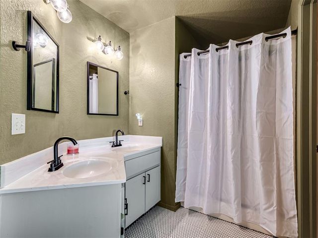 5517 NW Cemetery, Piedmont, OK 73078