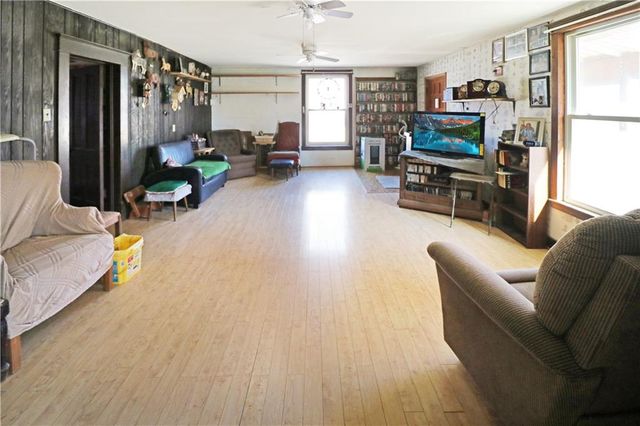 103 W 3rd Street, Garden City, MO 64747