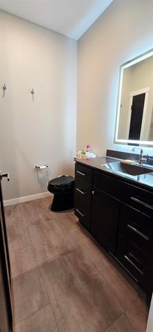 2988 Cottonwood Place, Charles City, IA 50616