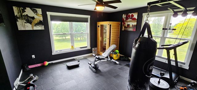 2988 Cottonwood Place, Charles City, IA 50616