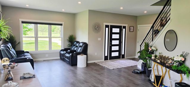2988 Cottonwood Place, Charles City, IA 50616
