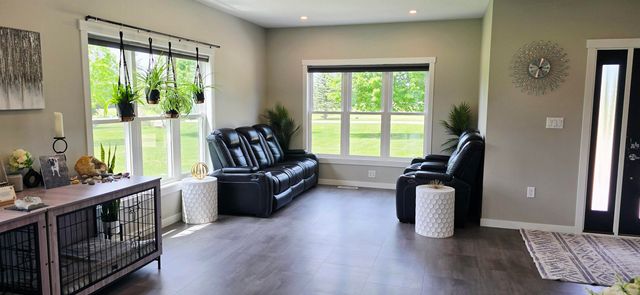 2988 Cottonwood Place, Charles City, IA 50616