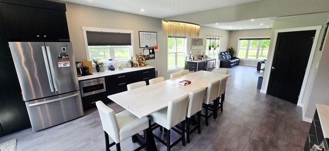 2988 Cottonwood Place, Charles City, IA 50616