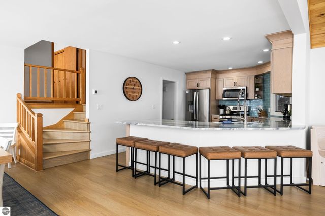 3142 Crystal Drive, Beulah, MI 49612