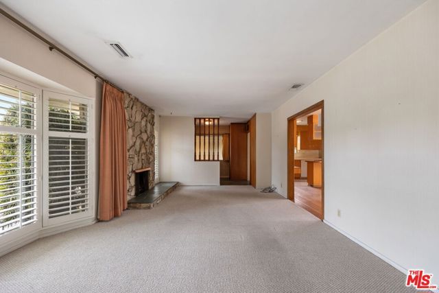 6846 Wish Avenue, Van Nuys (los Angeles), CA 91406