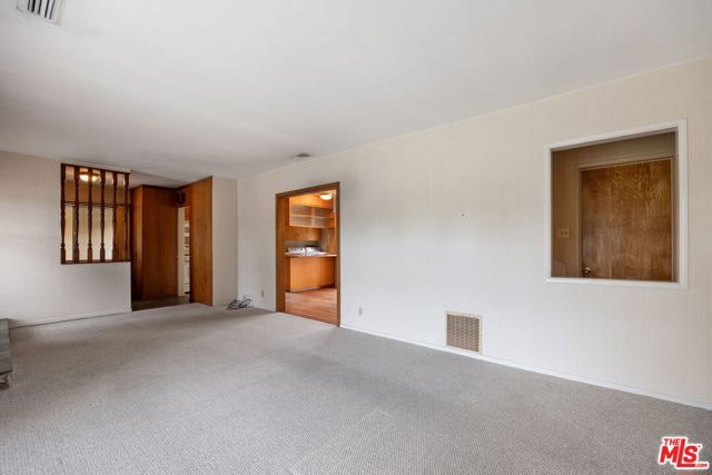 6846 Wish Avenue, Van Nuys (los Angeles), CA 91406