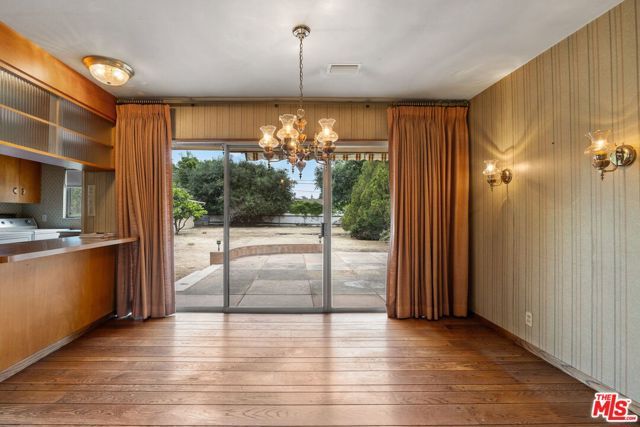 6846 Wish Avenue, Van Nuys (los Angeles), CA 91406