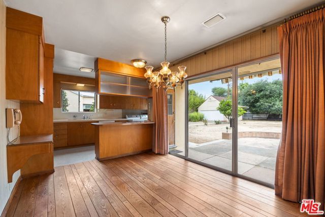 6846 Wish Avenue, Van Nuys (los Angeles), CA 91406