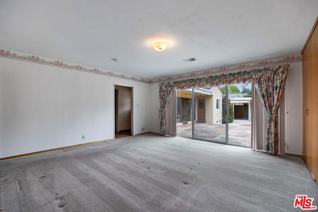 6846 Wish Avenue, Van Nuys (los Angeles), CA 91406