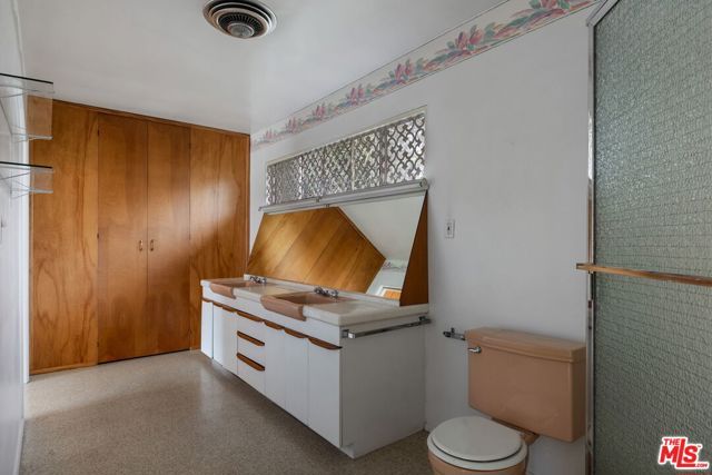 6846 Wish Avenue, Van Nuys (los Angeles), CA 91406