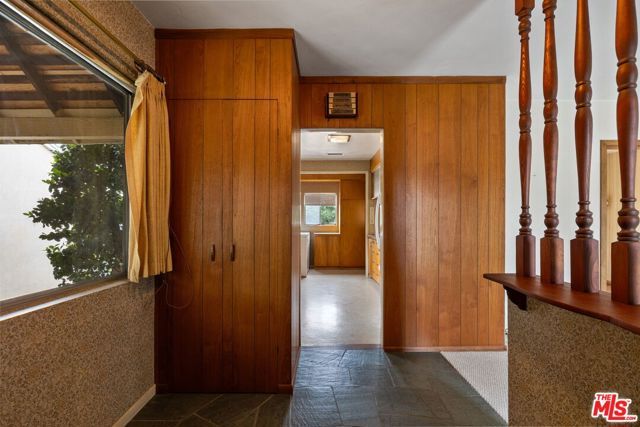 6846 Wish Avenue, Van Nuys (los Angeles), CA 91406
