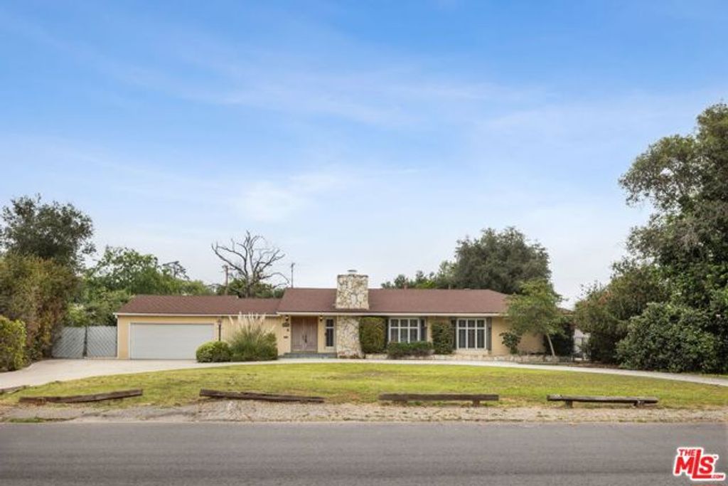 6846 Wish Avenue, Van Nuys (los Angeles), CA 91406