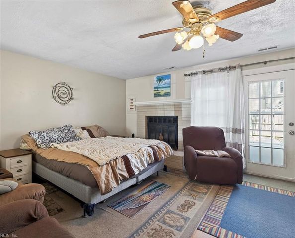 1400 Carabao CIR, Virginia Beach, VA 23464