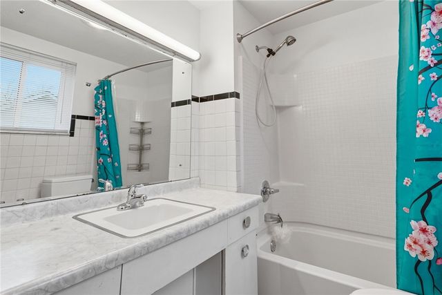 319 N 6th St, Clairton, PA 15025