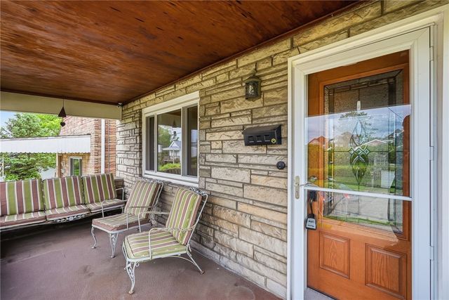 319 N 6th St, Clairton, PA 15025