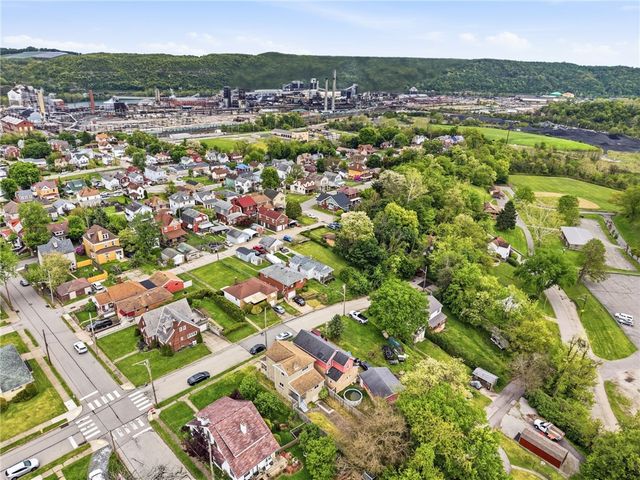 319 N 6th St, Clairton, PA 15025