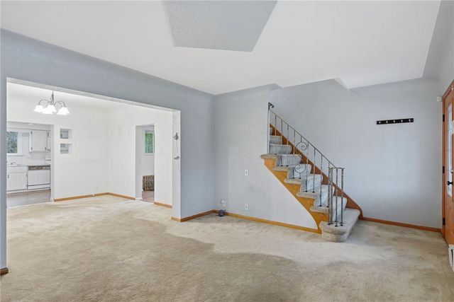 319 N 6th St, Clairton, PA 15025