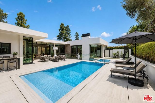 1049 Loma Vista Drive, Beverly Hills, CA 90210