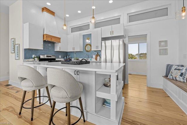 907 Bay Tree Beach RD, Seaford, VA 23696