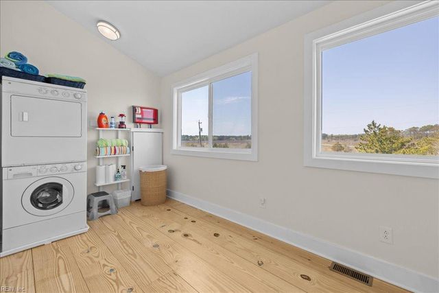 907 Bay Tree Beach RD, Seaford, VA 23696