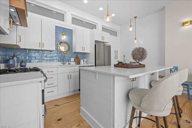 907 Bay Tree Beach RD, Seaford, VA 23696