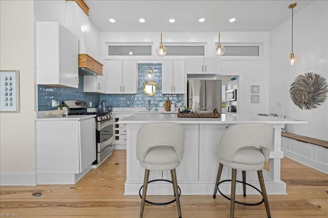 907 Bay Tree Beach RD, Seaford, VA 23696