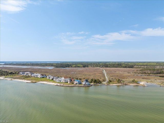 907 Bay Tree Beach RD, Seaford, VA 23696