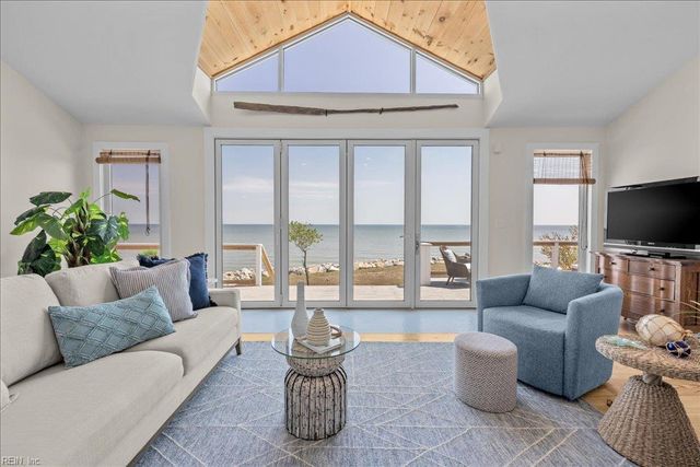 907 Bay Tree Beach RD, Seaford, VA 23696