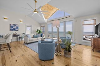 907 Bay Tree Beach RD, Seaford, VA 23696