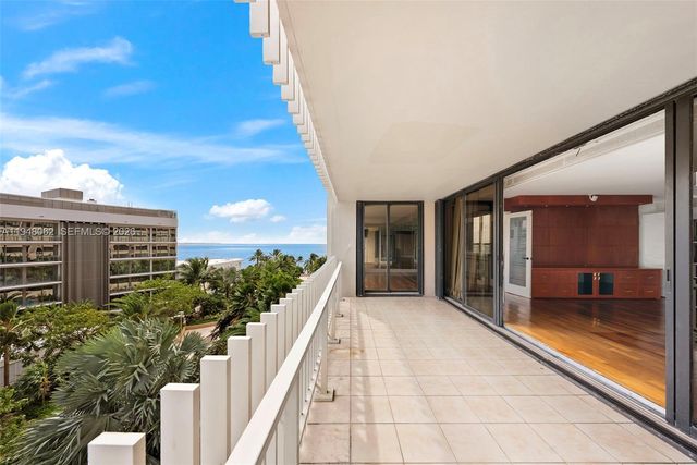 3 Grove Isle Dr C605, Miami, FL 33133