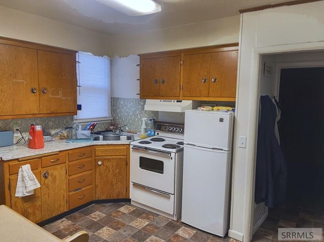 141 S Birch Street, Blackfoot, ID 83221