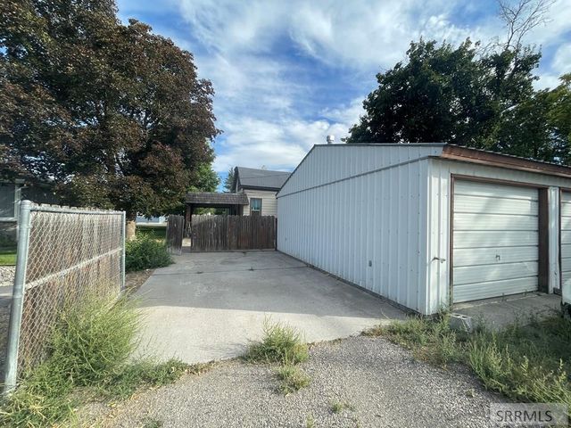 141 S Birch Street, Blackfoot, ID 83221