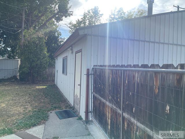 141 S Birch Street, Blackfoot, ID 83221