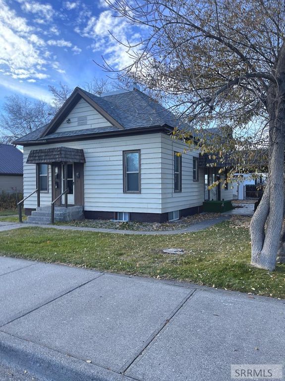 141 S Birch Street, Blackfoot, ID 83221