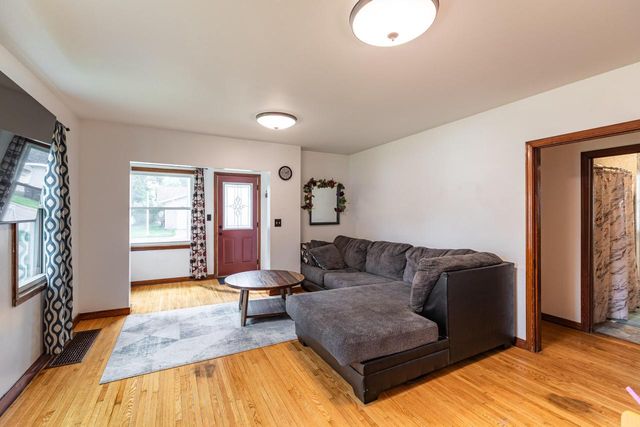 1636 Onalaska AVENUE, La Crosse, WI 54603