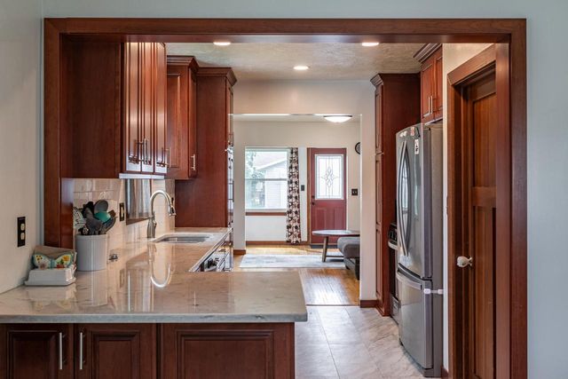 1636 Onalaska AVENUE, La Crosse, WI 54603