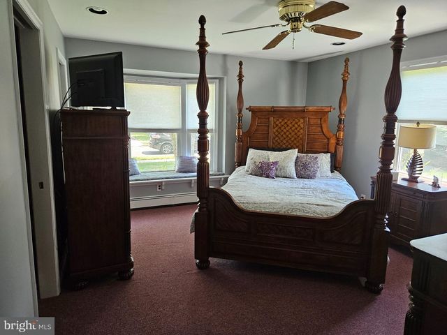 5 E TAUNTON AVE, Berlin, NJ 08009