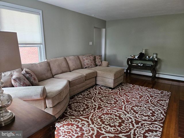 5 E TAUNTON AVE, Berlin, NJ 08009