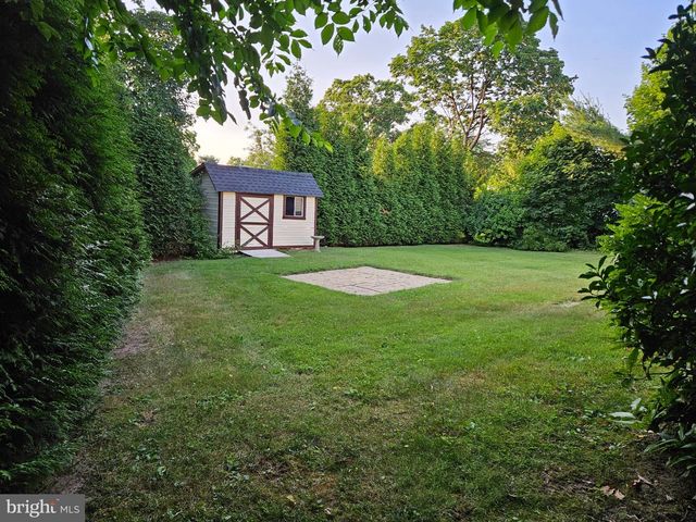 5 E TAUNTON AVE, Berlin, NJ 08009